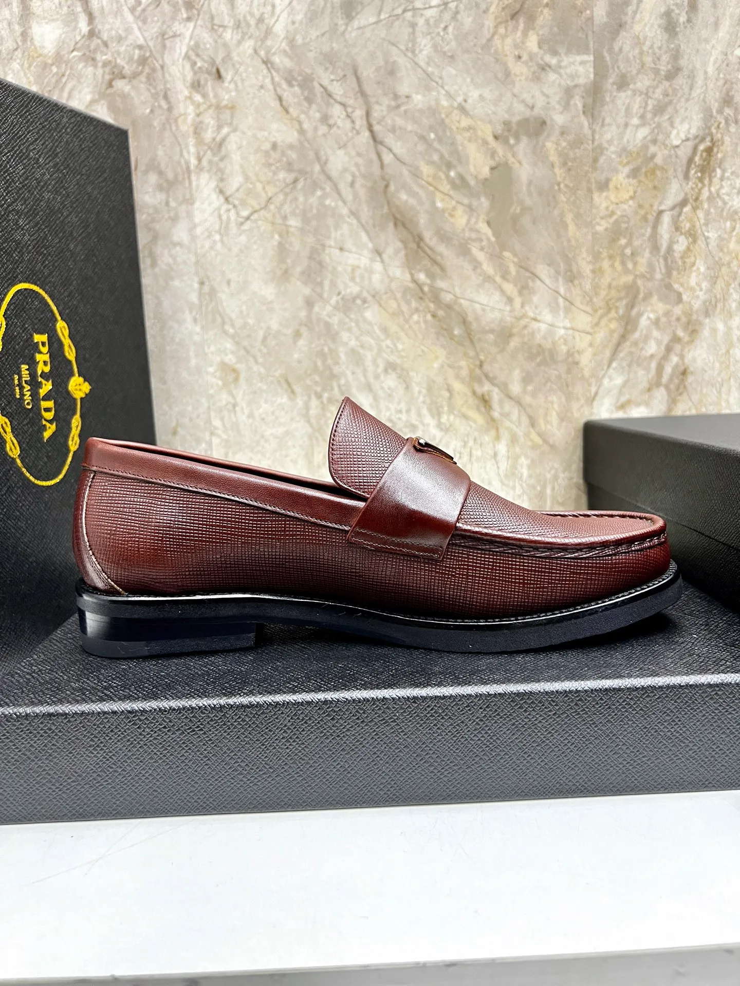 PRADA~ Size: 38-44 (customized 45/46 P: 💰880 P's original official website new high-end men's leather shoes, top-quality original replicas, made of imported open edge beads/calf leather, calf leather breathable lining, original leather outsole!